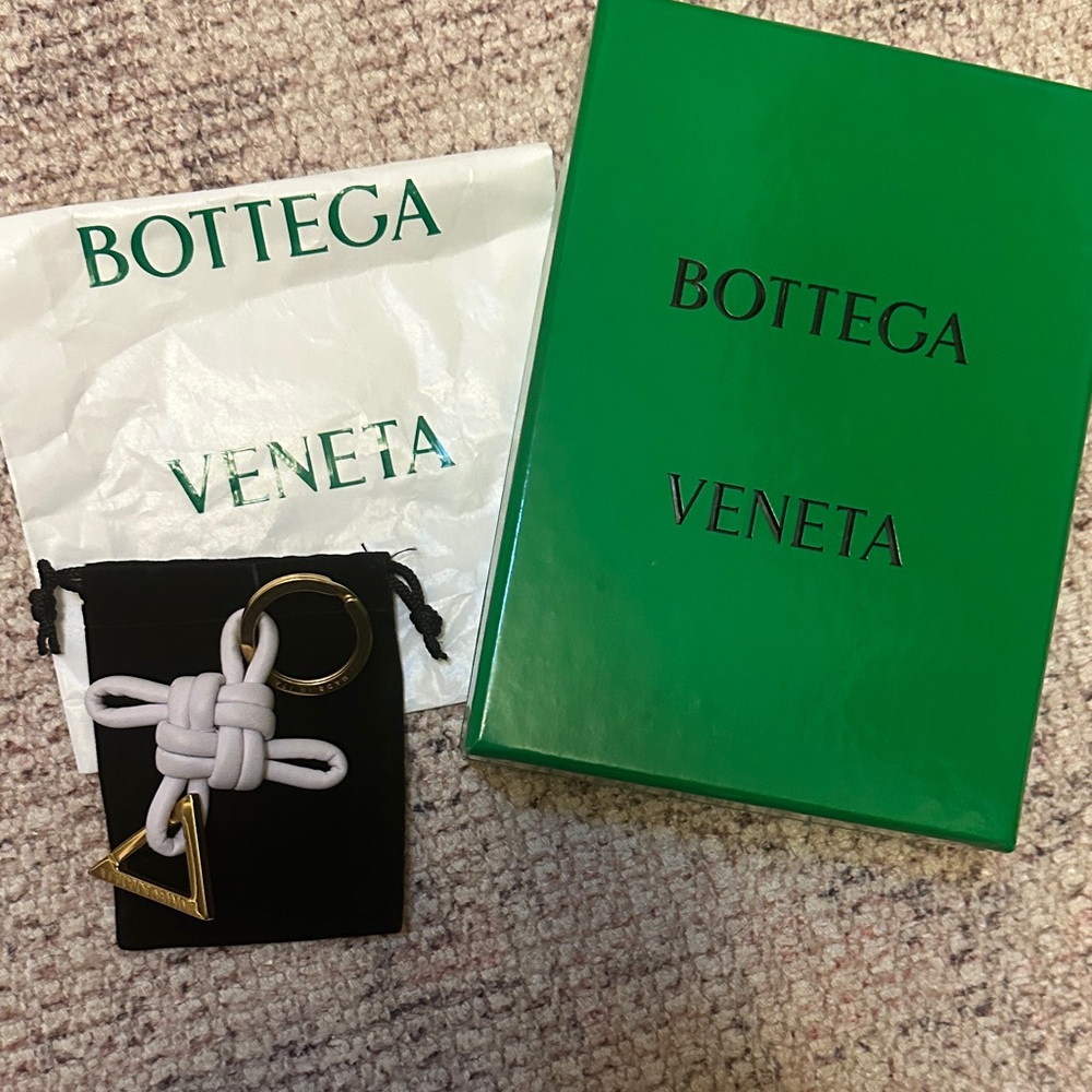 Bottega Veneta White and Gold Keychain - Picture 2 of 3